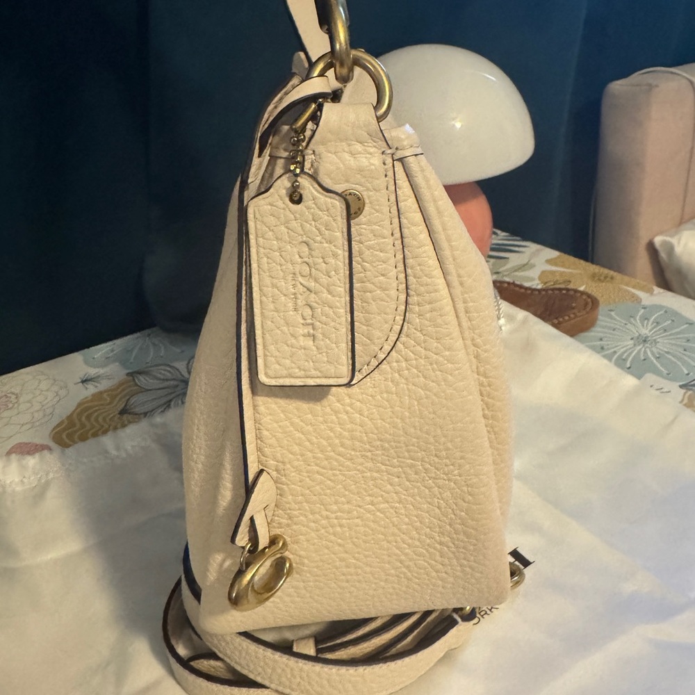 Coach Cary Pebbled Leather Shoulder Bag in Chalk/Light Beige with Gold Hardware - Picture 3 of 5